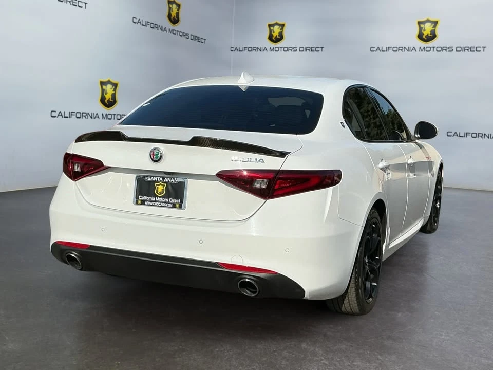 2017 Alfa Romeo Giulia - Image 5 of 20