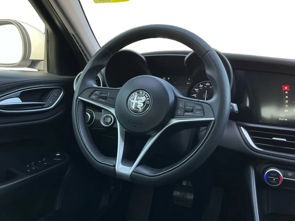 2017 Alfa Romeo Giulia - Image 11 of 20