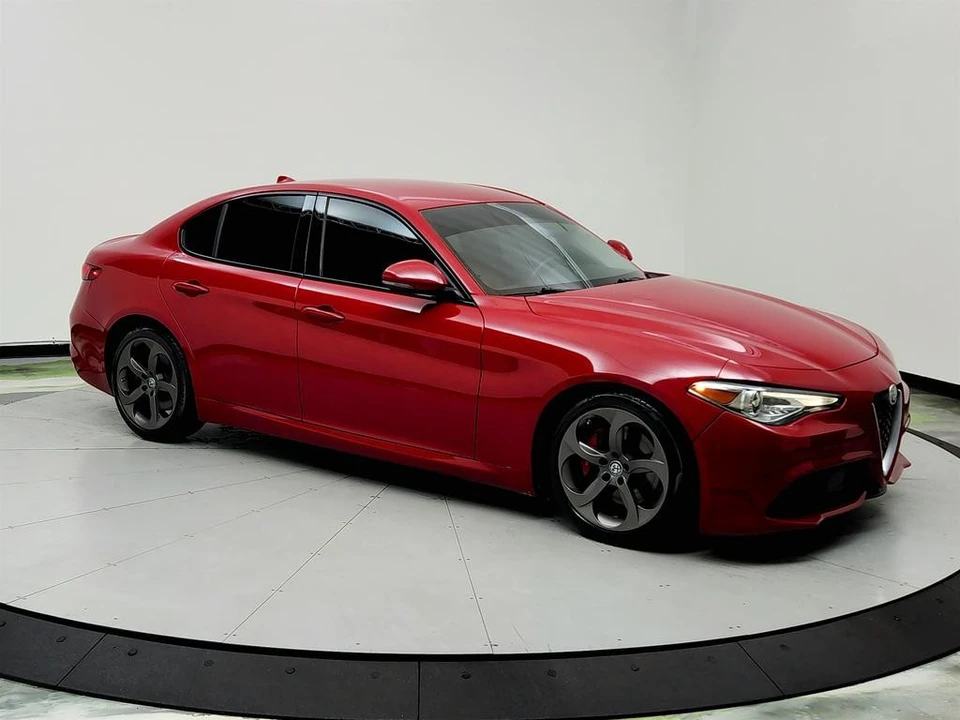 2017 Alfa Romeo Giulia - Image 3 of 12