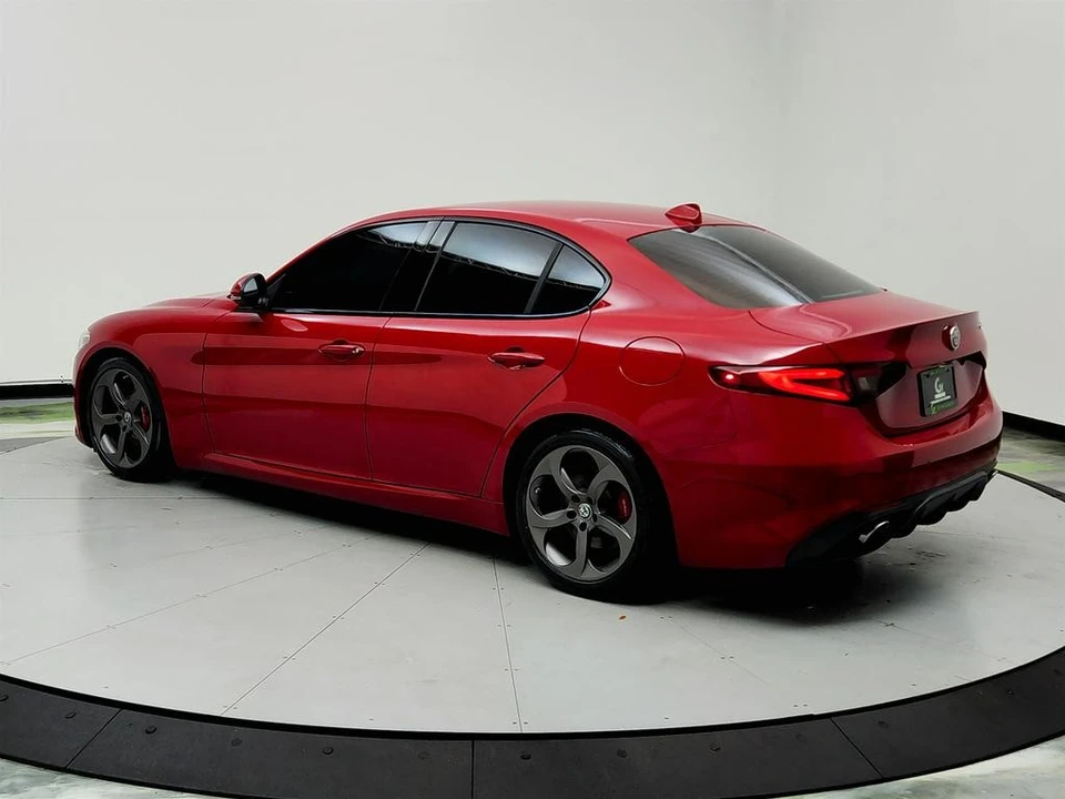 2017 Alfa Romeo Giulia - Image 6 of 12