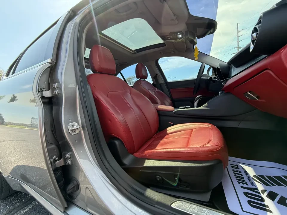 2017 Alfa Romeo Giulia - Image 13 of 15