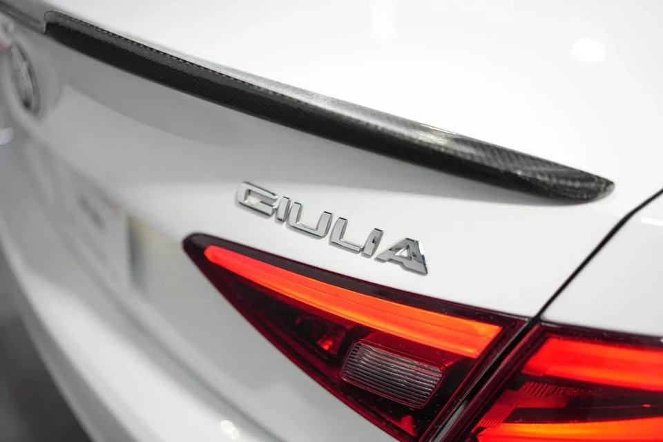 2017 Alfa Romeo Giulia - Image 10 of 18