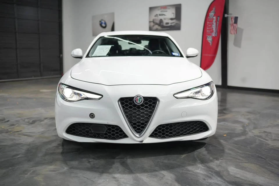 2017 Alfa Romeo Giulia - Image 6 of 18