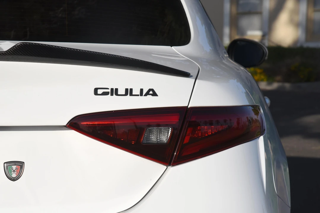 2017 Alfa Romeo Giulia - Image 30 of 31