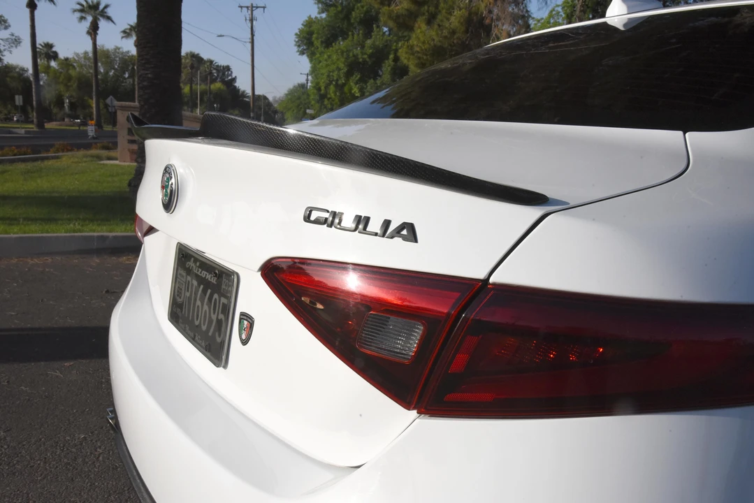 2017 Alfa Romeo Giulia - Image 31 of 31