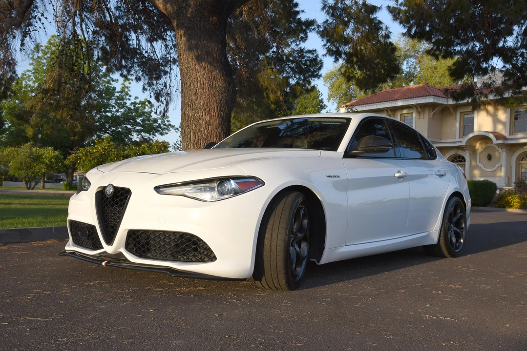 2017 Alfa Romeo Giulia - Image 8 of 31