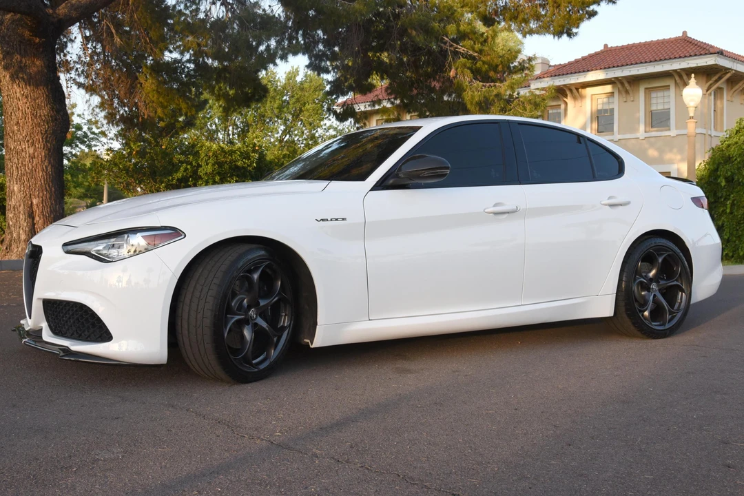 2017 Alfa Romeo Giulia - Image 3 of 31