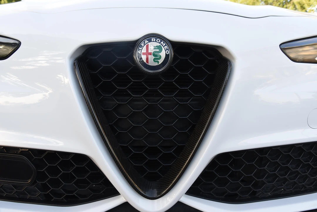 2017 Alfa Romeo Giulia - Image 20 of 31