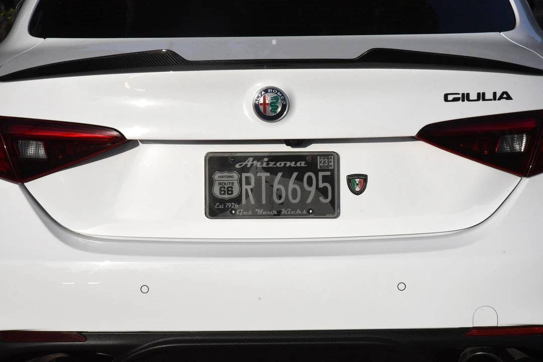 2017 Alfa Romeo Giulia - Image 26 of 31