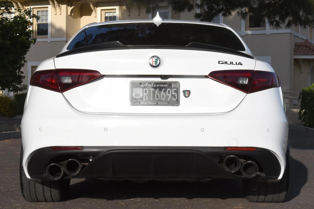 2017 Alfa Romeo Giulia - Image 5 of 31