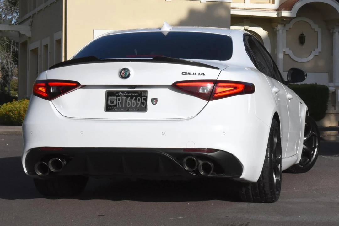 2017 Alfa Romeo Giulia - Image 4 of 31