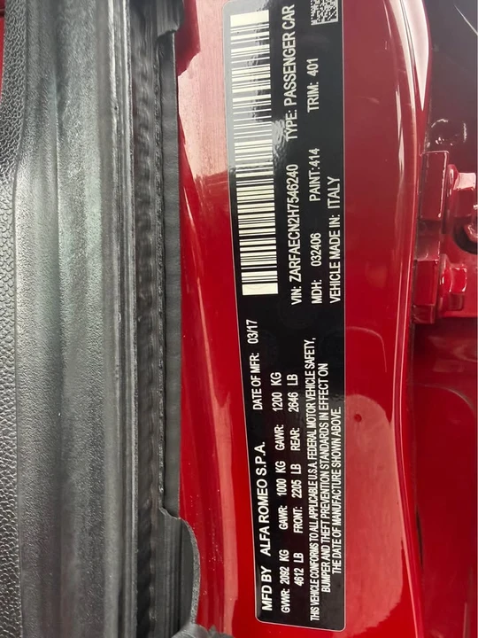 2017 Alfa Romeo Giulia - Image 15 of 16