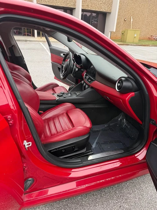2017 Alfa Romeo Giulia - Image 10 of 16