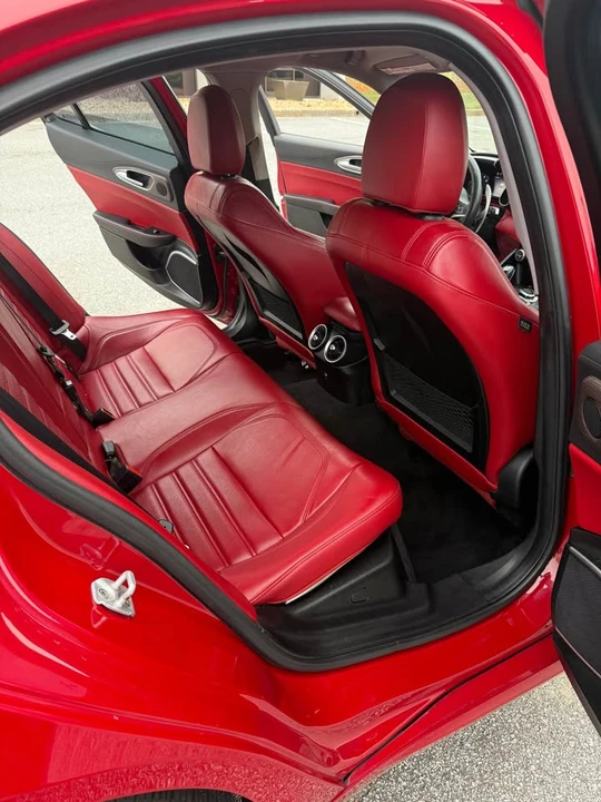 2017 Alfa Romeo Giulia - Image 11 of 16