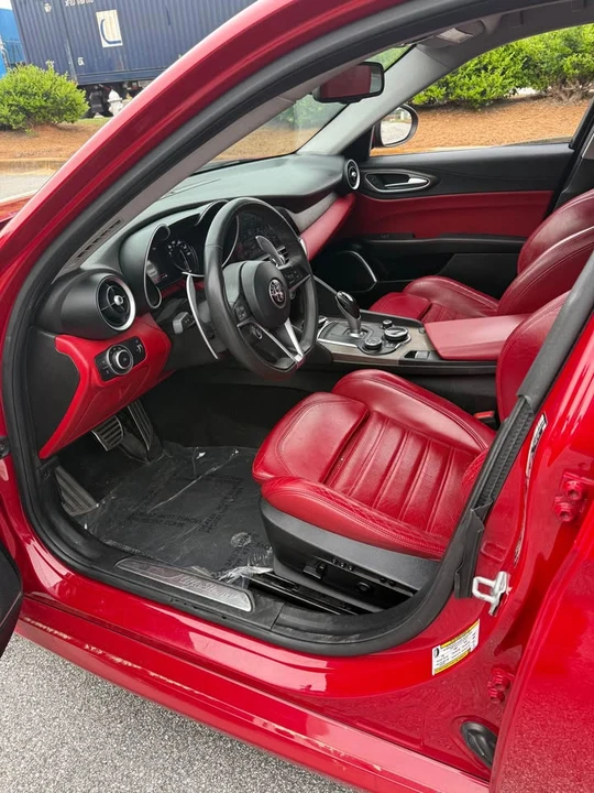 2017 Alfa Romeo Giulia - Image 6 of 16