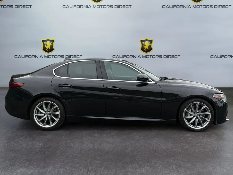 2017 Alfa Romeo Giulia - Image 6 of 20