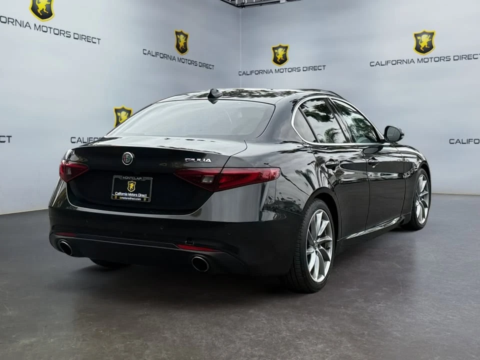 2017 Alfa Romeo Giulia - Image 5 of 20