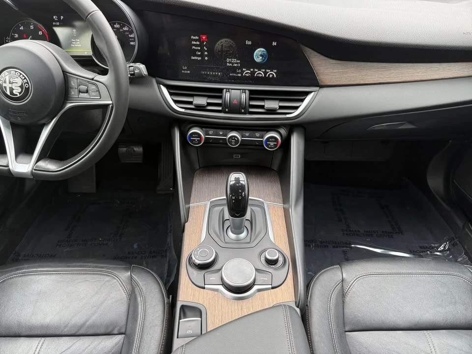 2017 Alfa Romeo Giulia - Image 11 of 20
