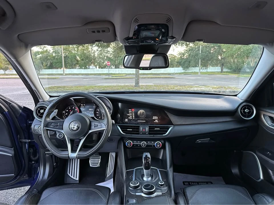 2017 Alfa Romeo Giulia - Image 13 of 15