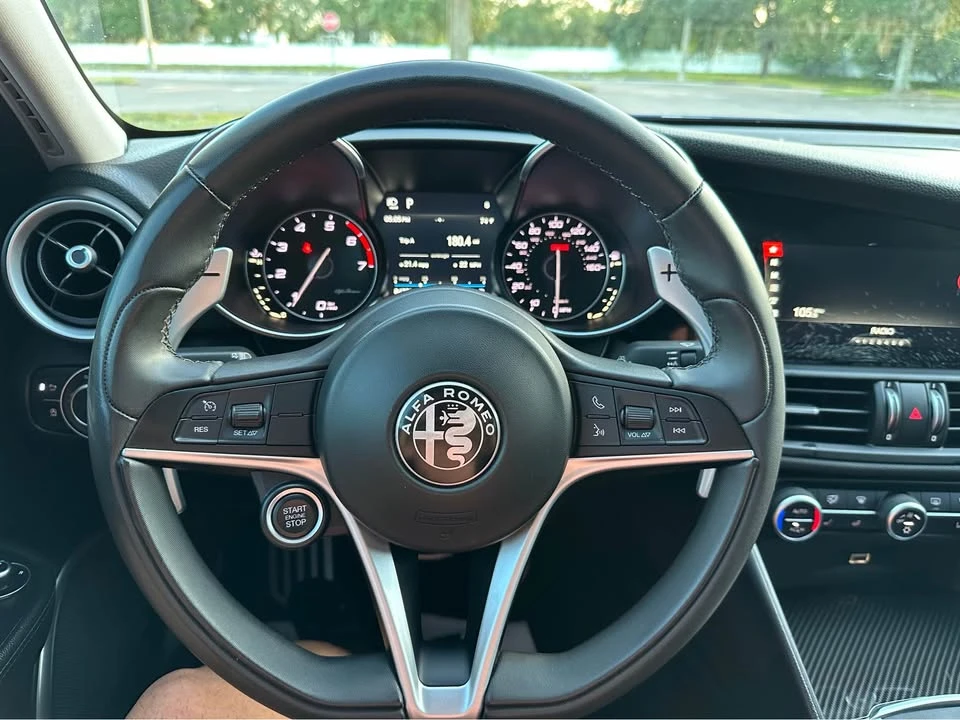 2017 Alfa Romeo Giulia - Image 10 of 15