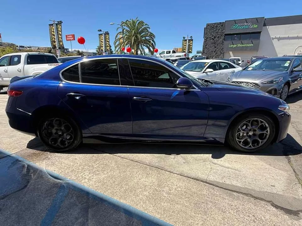 2017 Alfa Romeo Giulia - Image 6 of 20