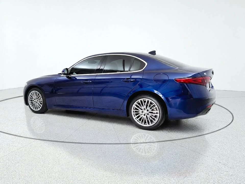 2017 Alfa Romeo Giulia - Image 8 of 20