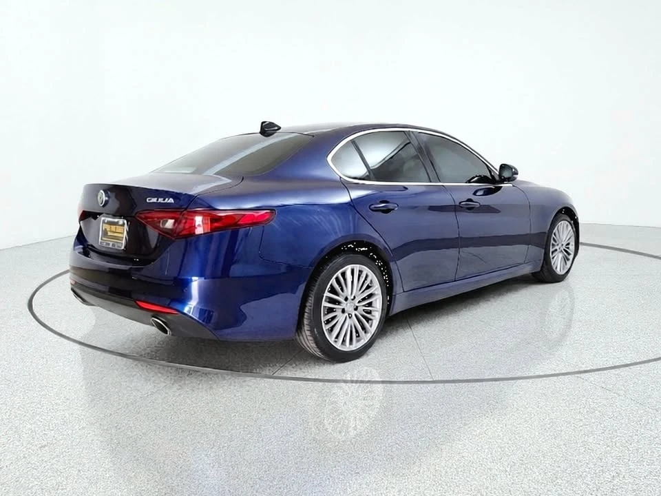 2017 Alfa Romeo Giulia - Image 12 of 20