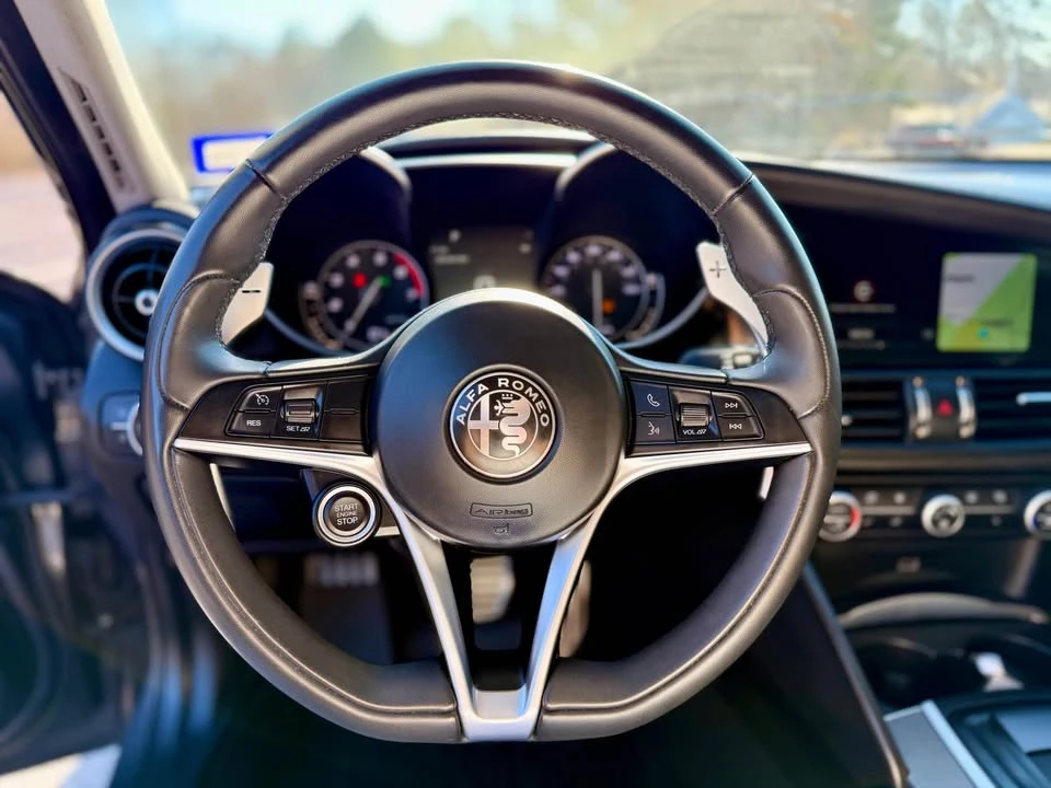 2017 Alfa Romeo Giulia - Image 18 of 20