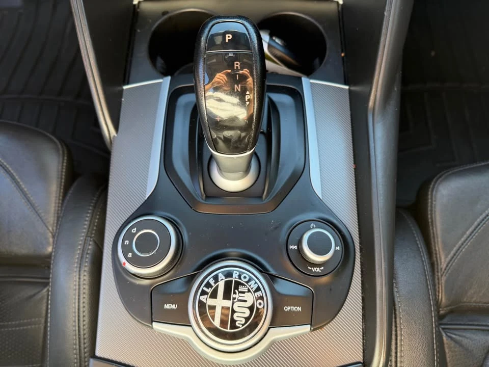 2017 Alfa Romeo Giulia - Image 20 of 20