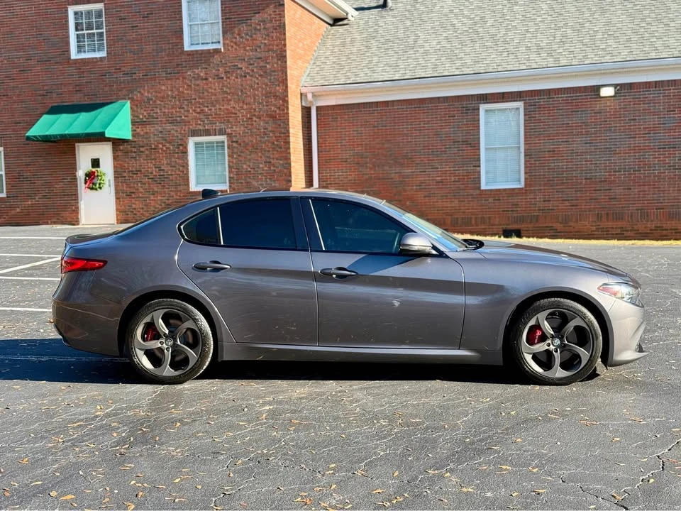 2017 Alfa Romeo Giulia - Image 8 of 20