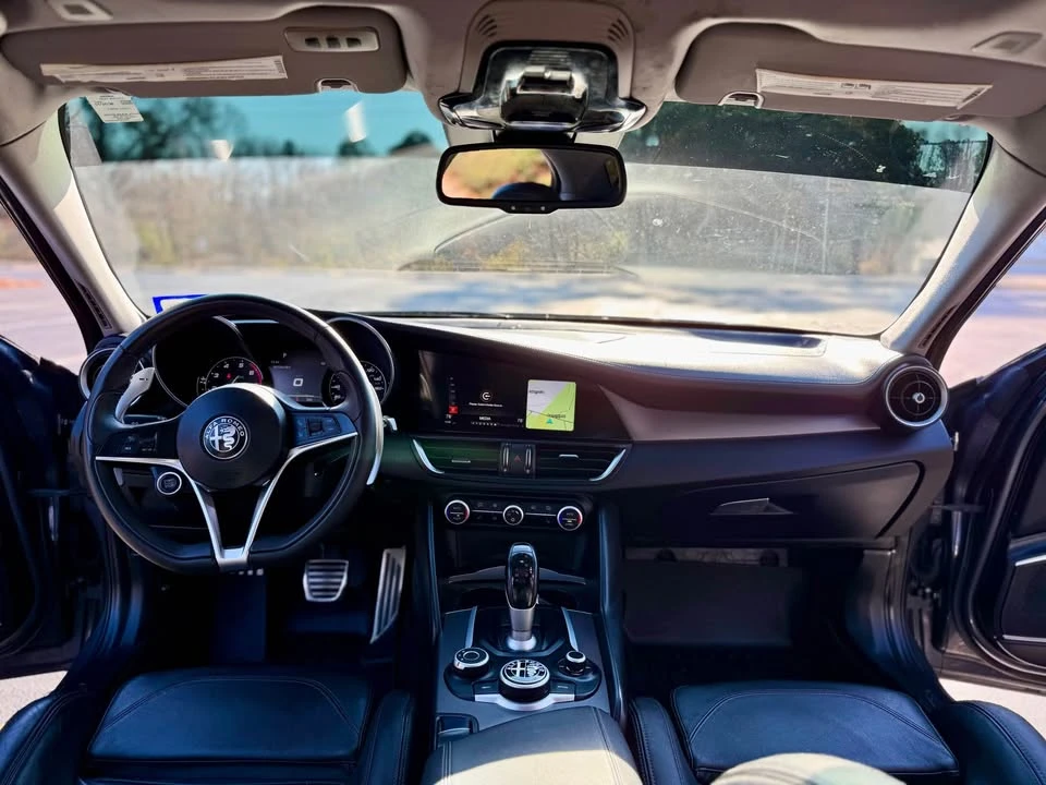 2017 Alfa Romeo Giulia - Image 16 of 20