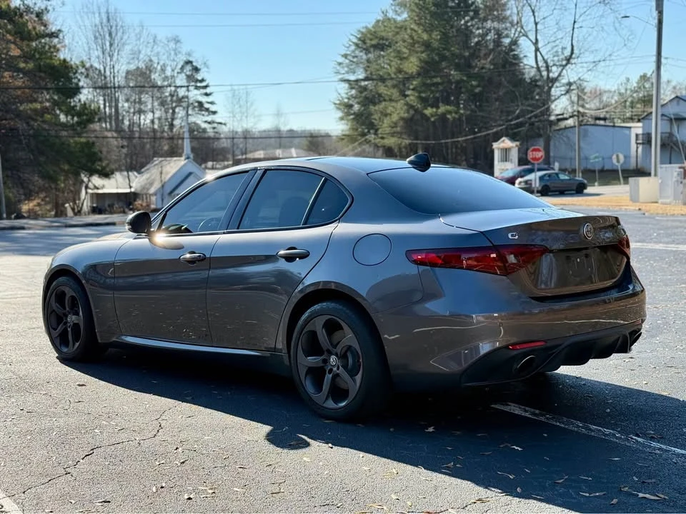 2017 Alfa Romeo Giulia - Image 5 of 20