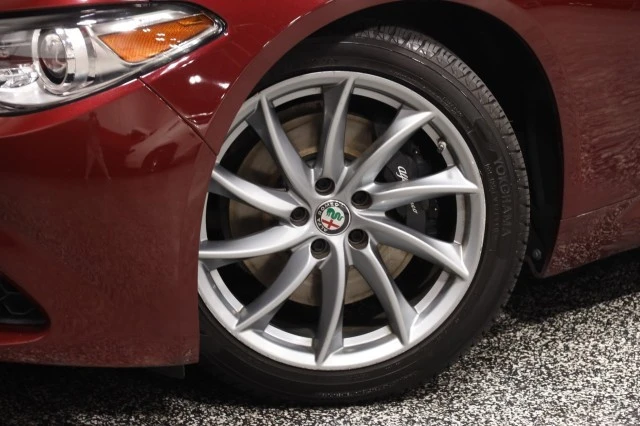 2017 Alfa Romeo Giulia - Image 21 of 24