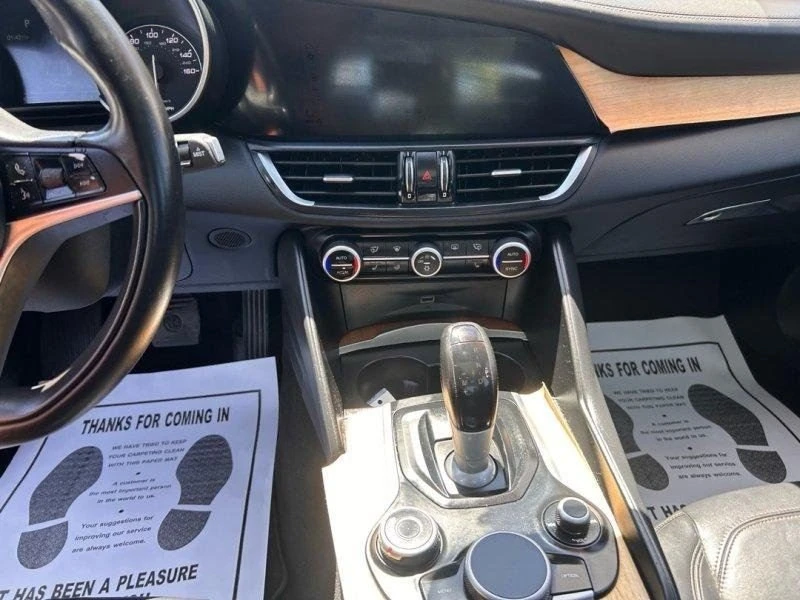 2017 Alfa Romeo Giulia - Image 8 of 11