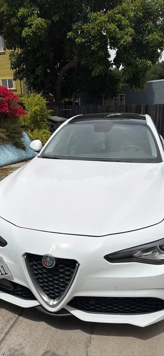 2017 Alfa Romeo Giulia - Image 3 of 4