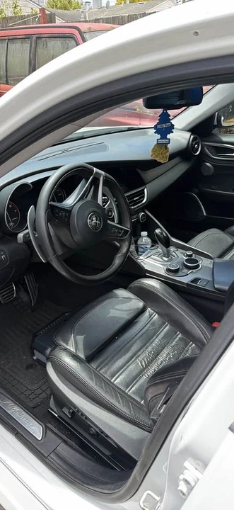 2017 Alfa Romeo Giulia - Image 4 of 4
