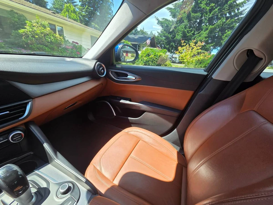 2017 Alfa Romeo Giulia - Image 10 of 19
