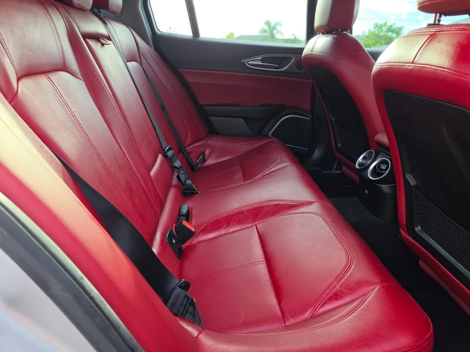 2017 Alfa Romeo Giulia - Image 11 of 12
