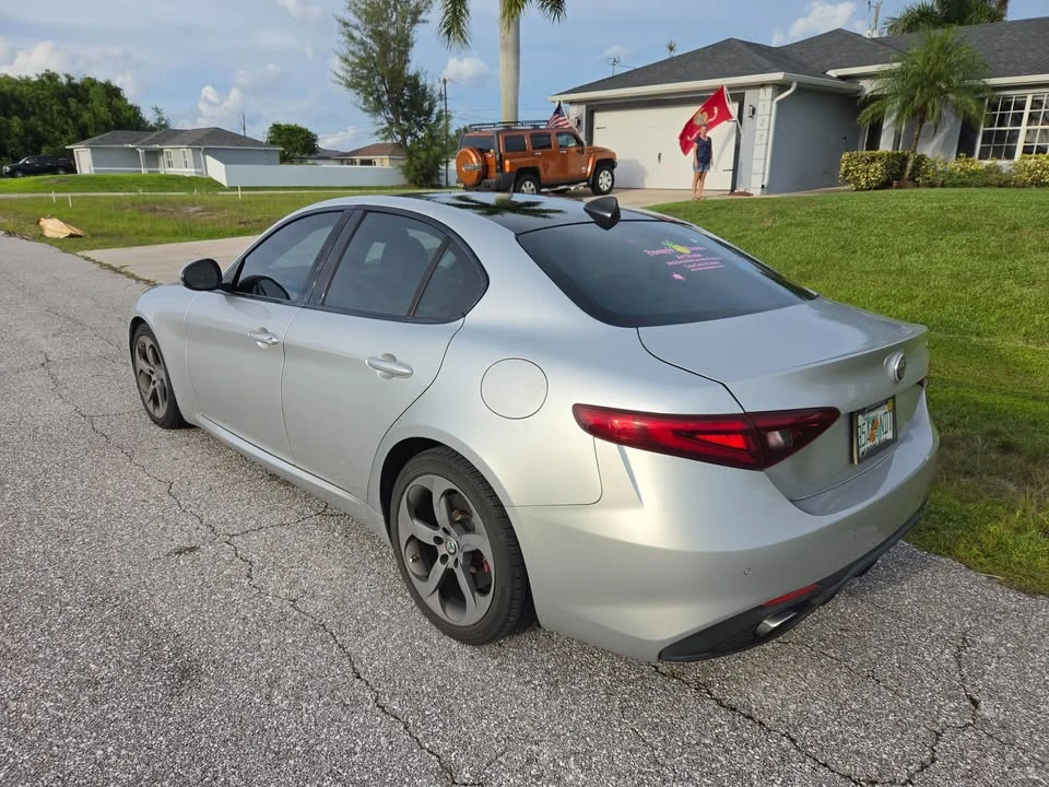 2017 Alfa Romeo Giulia - Image 5 of 12