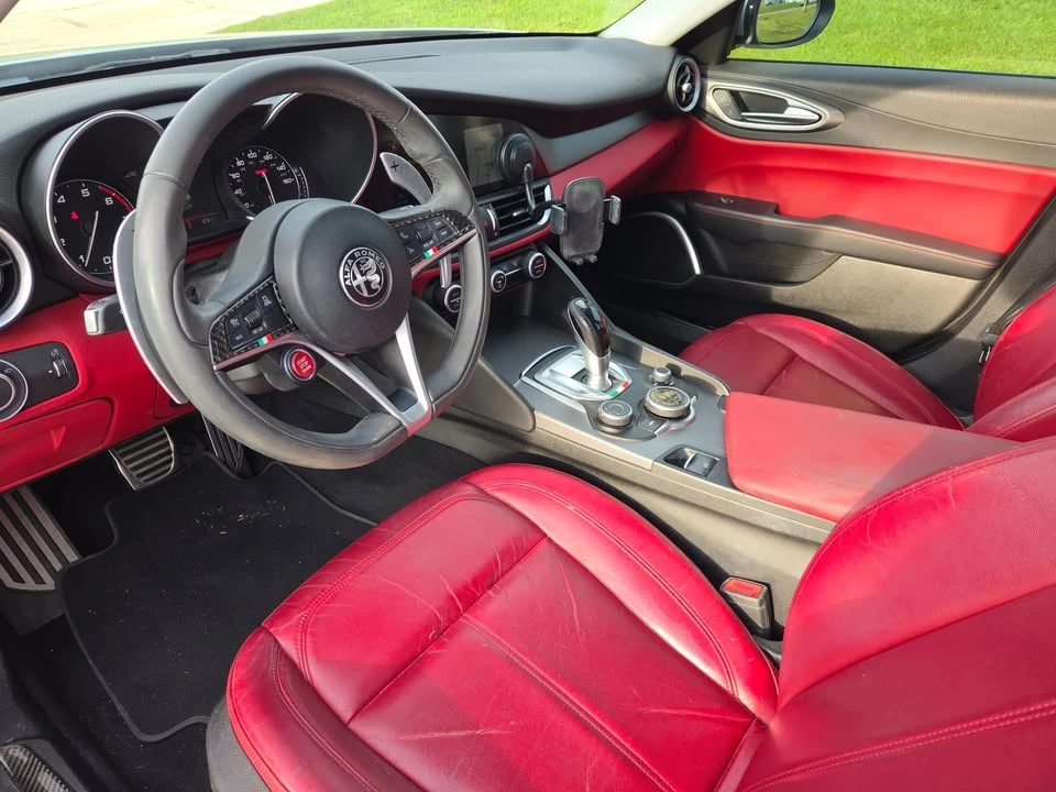 2017 Alfa Romeo Giulia - Image 8 of 12