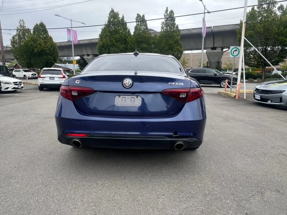 2017 Alfa Romeo Giulia - Image 8 of 20