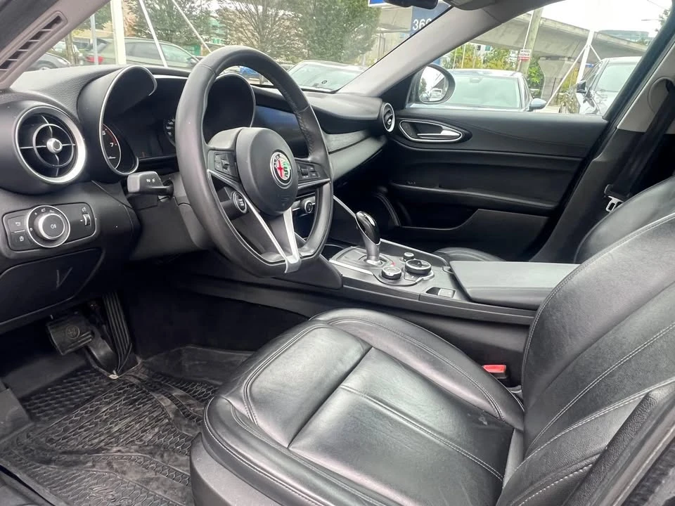 2017 Alfa Romeo Giulia - Image 12 of 20