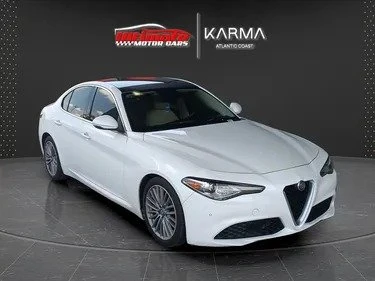 2017 Alfa Romeo Giulia - Image 2 of 10