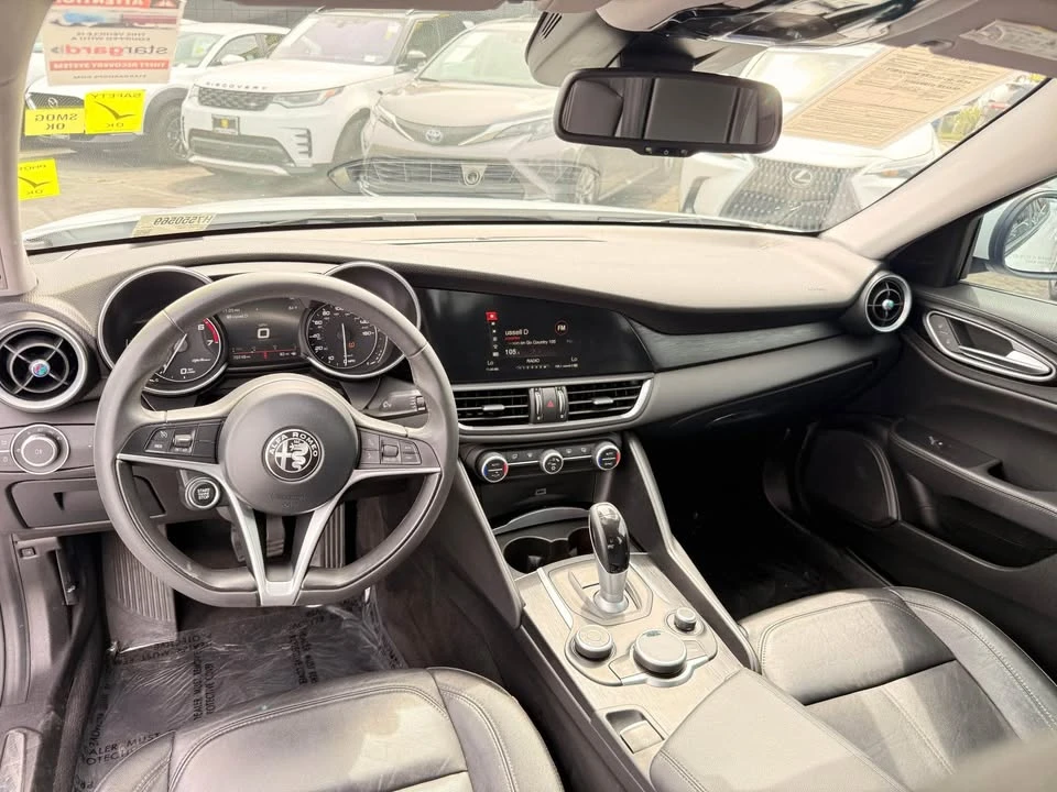 2017 Alfa Romeo Giulia - Image 2 of 6