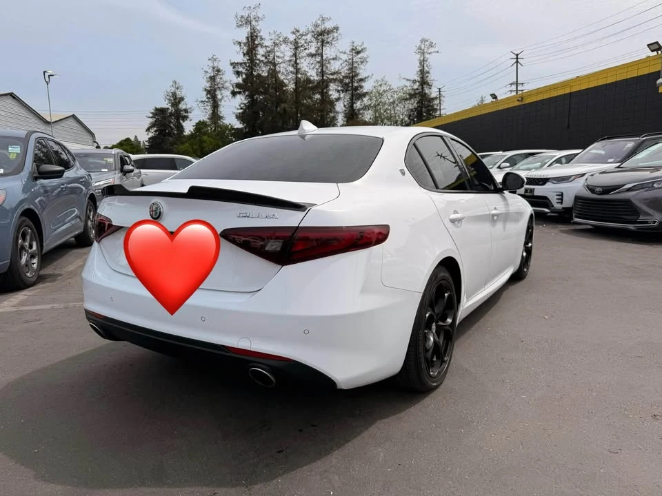 2017 Alfa Romeo Giulia - Image 6 of 6