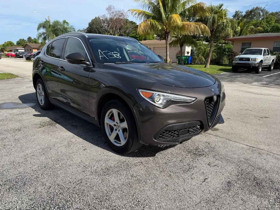 2017 Alfa Romeo Stelvio - Image 8 of 13