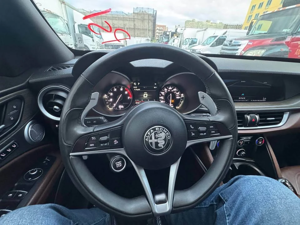 2017 Alfa Romeo Stelvio - Image 8 of 14