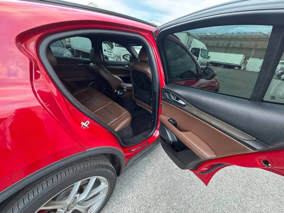 2017 Alfa Romeo Stelvio - Image 6 of 14