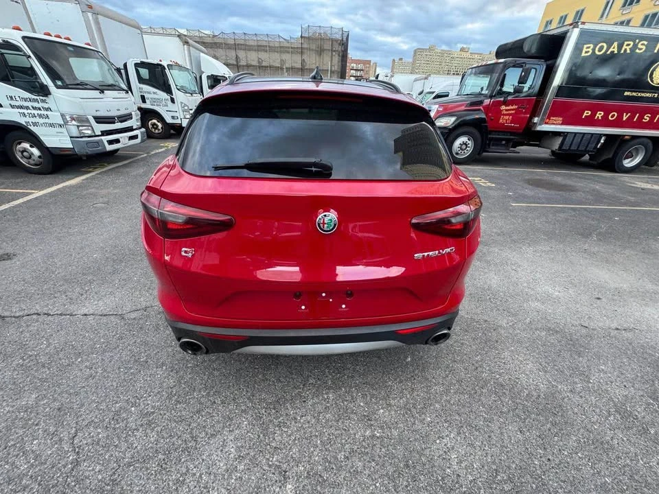 2017 Alfa Romeo Stelvio - Image 5 of 14
