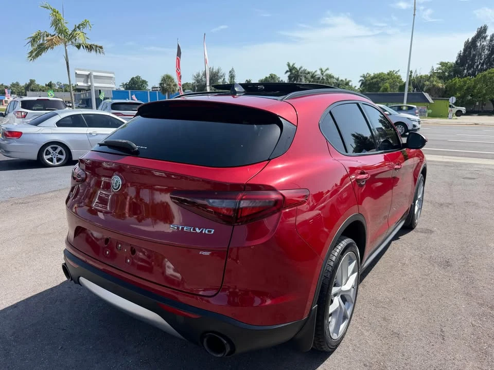 2017 Alfa Romeo Stelvio - Image 4 of 8